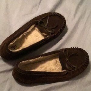 SO slippers comfy and stylish